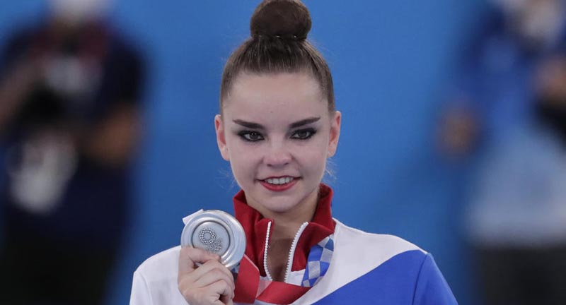 Олимпийские игры | Плющенко и Слуцкая выразили недовольство из-за оценок судей гимнастке Авериной на Олимпиаде-2020.