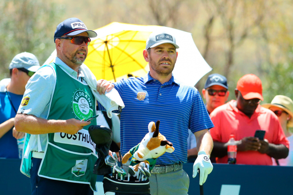 Остхёйзен хотел сняться с гольф-турнира, а в итоге стал лидером Nedbank Golf Challenge
