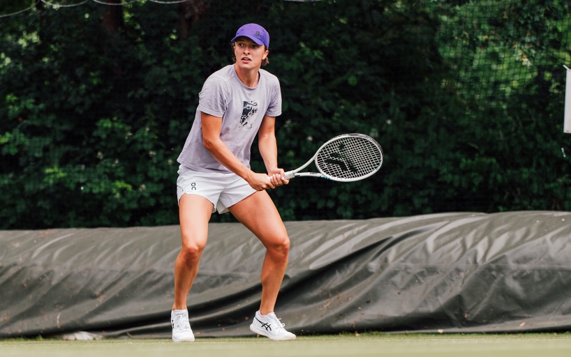 Вта бад хомбург. Большой теннис. WTA теннис. Ига Свентек теннис. Рыбакина
